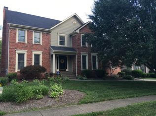 10802 Foxgate Ct, Louisville, KY 40223