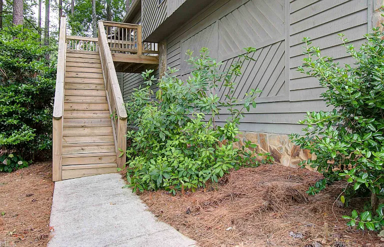 2516 Smith Ave SW — Photo 2