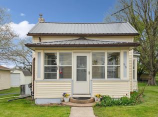 610 5th St, Lowden, IA 52255