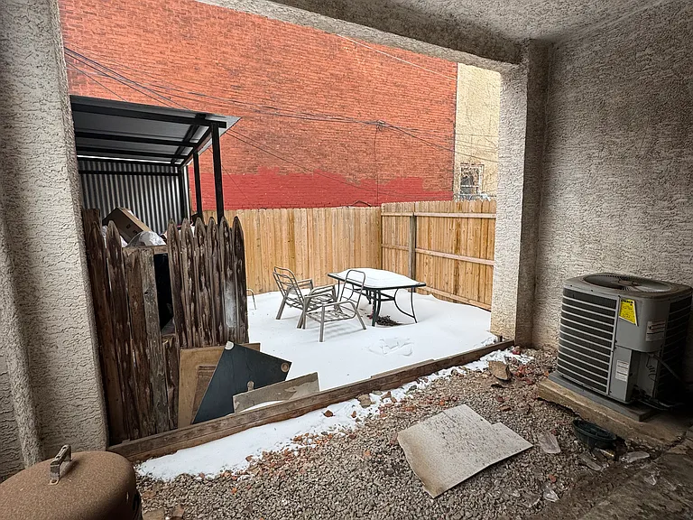 1537 Poplar St #1B — Photo 12