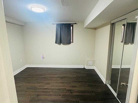 3rd image of 5 Troyer St