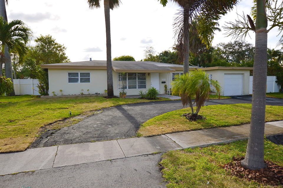 1st image of 1441 SW 2nd Ave