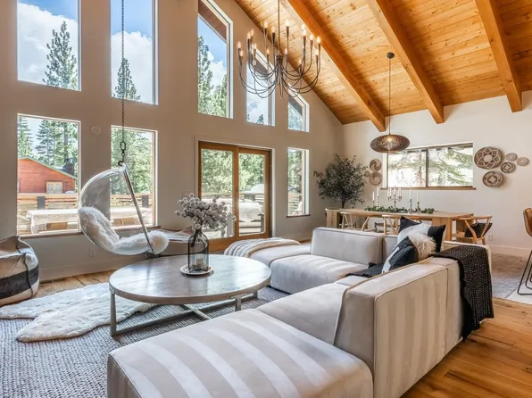 490 Hillside Dr, Mammoth Lakes, CA 93546