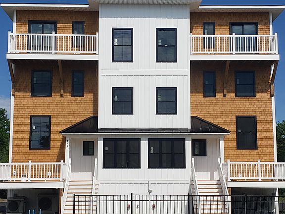 5th image of 188 E Grand Avenue #1