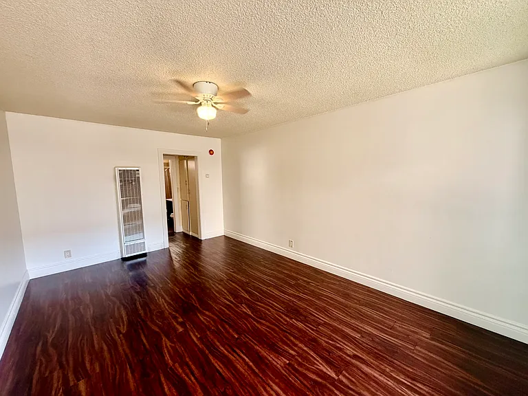 925 Enterprise — Photo 12