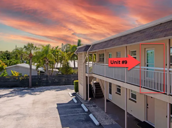 7003 Sunset Way APT 9, Saint Pete Beach, FL 33706