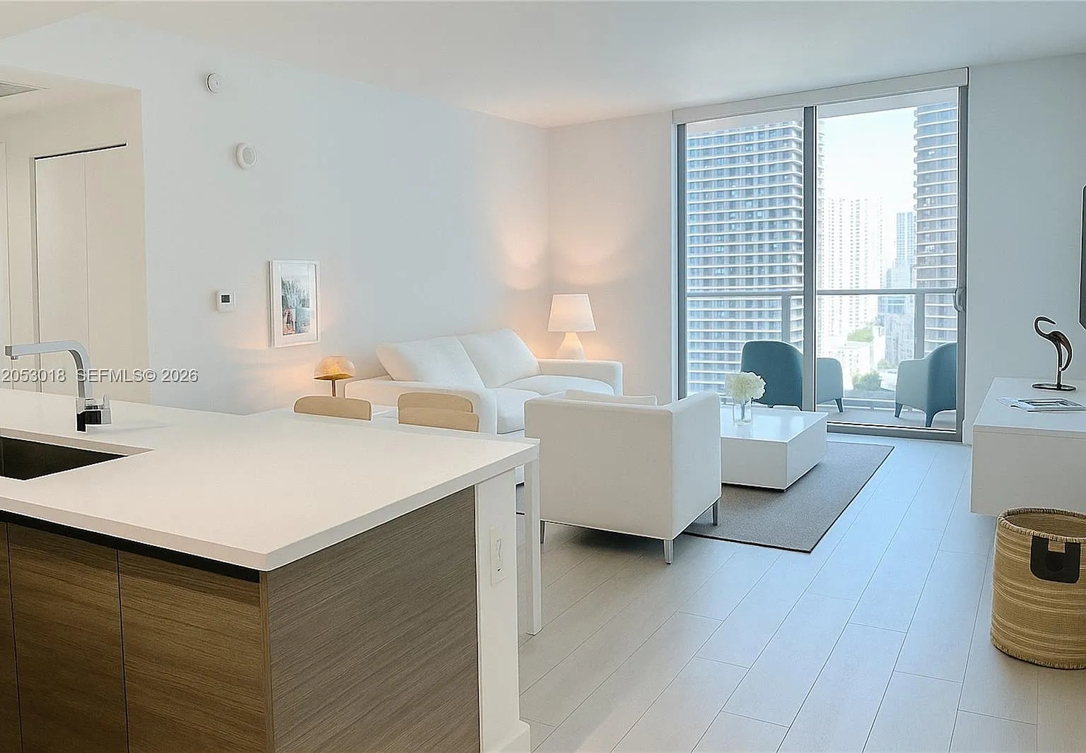 1100 Millecento Residence — Photo 4