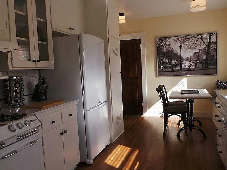 3319 Grim Ave — Photo 3
