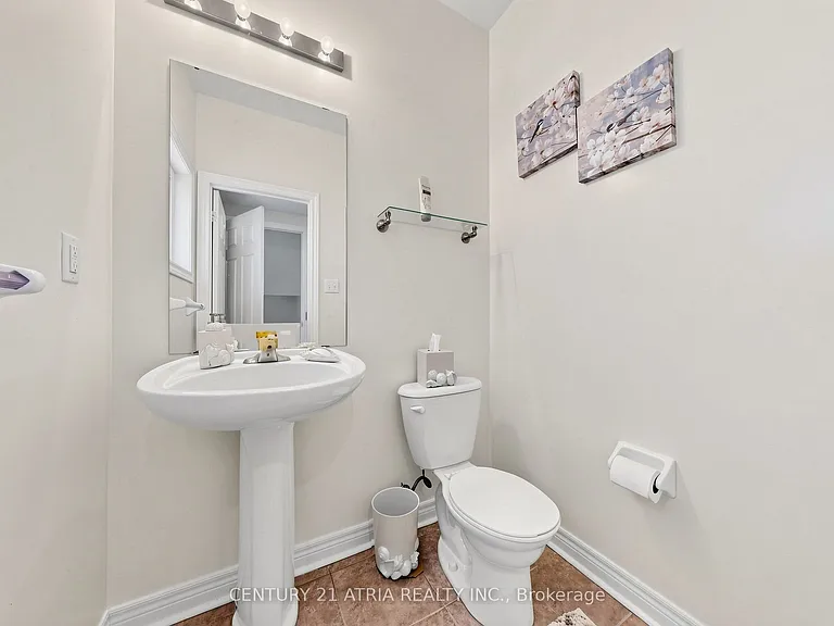 15 Paulgrave Ave — Photo 12