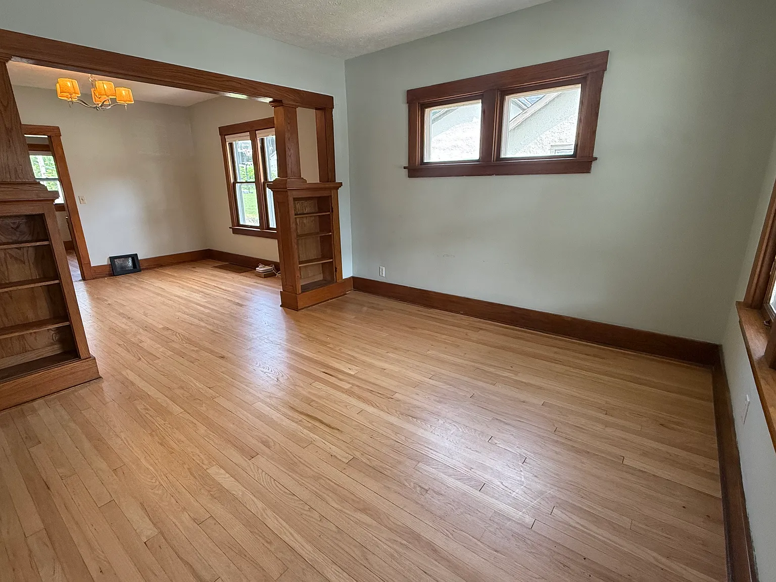 6 bed, 2616 sqft, $2,500 — Photo 3