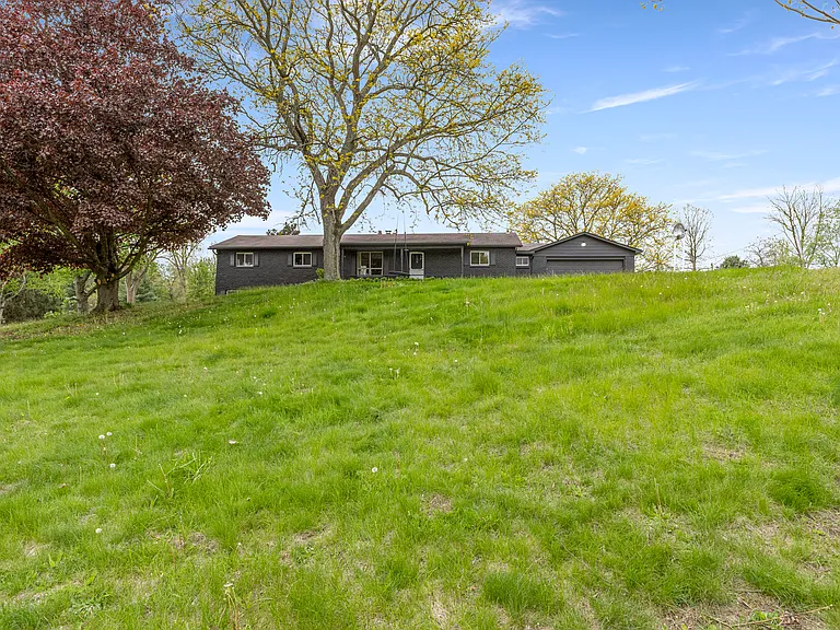 20325 Westview Dr — Photo 43