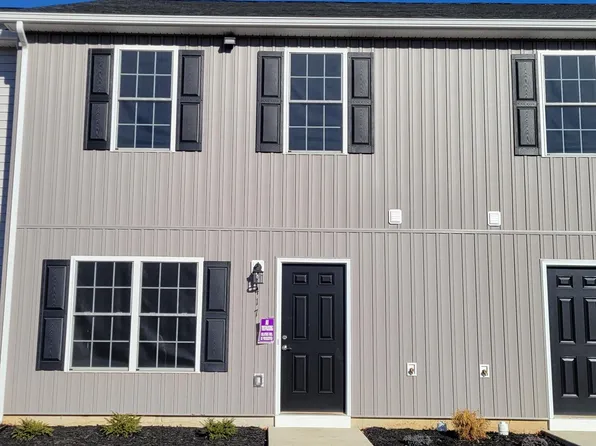 417 N Washington Ave #8, Pulaski, VA 24301