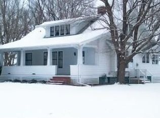207 3rd St, Batavia, IA 52533