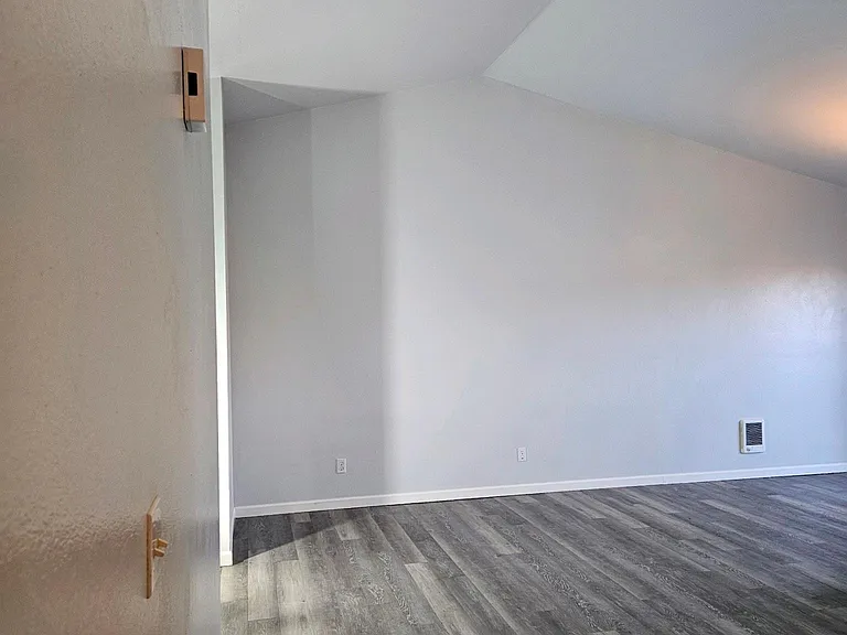 1208 Westbrook Loop #B — Photo 5