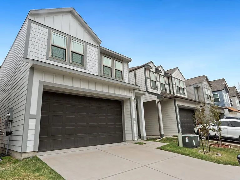 4416 Santorini Ln — Photo 2