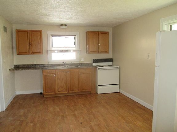4th image of 1626 Kennedy Dr