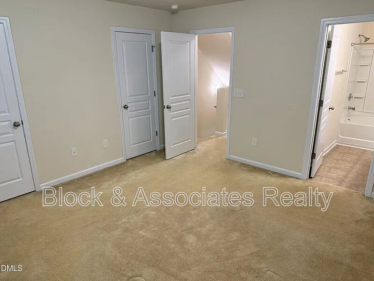 8527 Quarton Dr — Photo 14