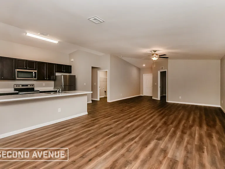 736 Barcia St E — Photo 4