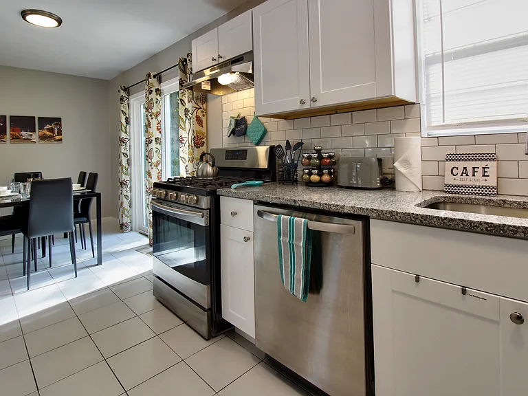 401 E Fort Worth St — Photo 8