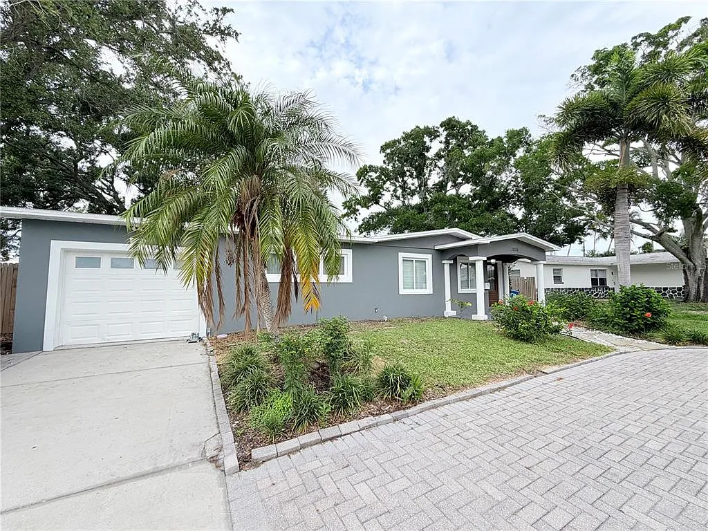 3 bed, 2.0 bath, 1294 sqft, $3,250 — Photo 4