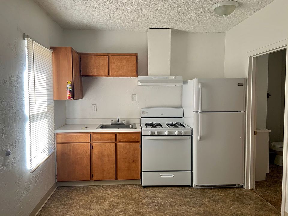 1st image of 900 Owens St APT 1