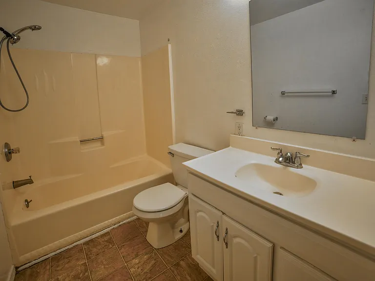 720 Fairwood Dr #4 — Photo 7