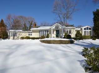296 Bay Ave, Halesite, NY 11743