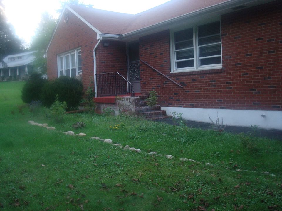 2nd image of 102 Coldenham Rd