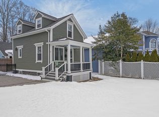 14 Pearl St, East Greenwich, RI 02818