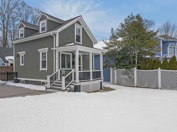 14 Pearl St, East Greenwich, RI 02818