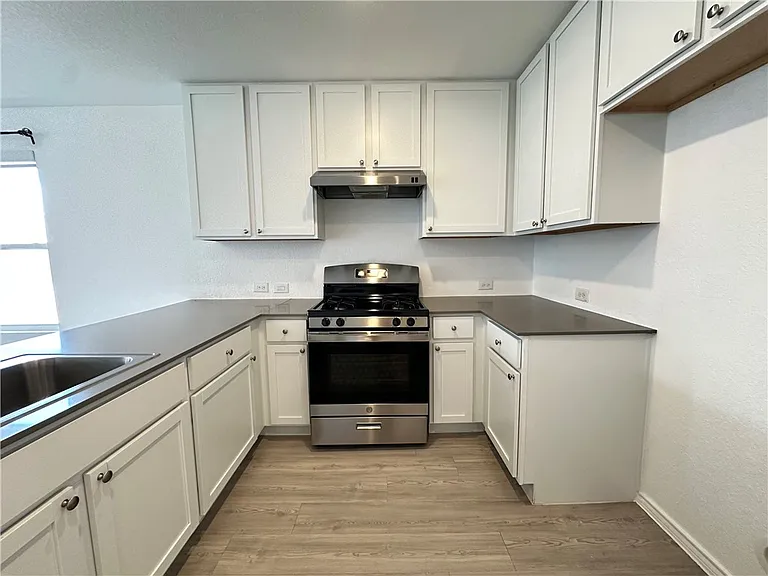 1203 Athena Dr — Photo 5