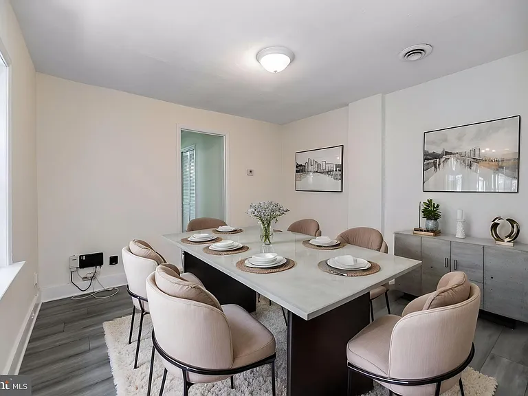 319 Wolfe St #1/2 — Photo 9