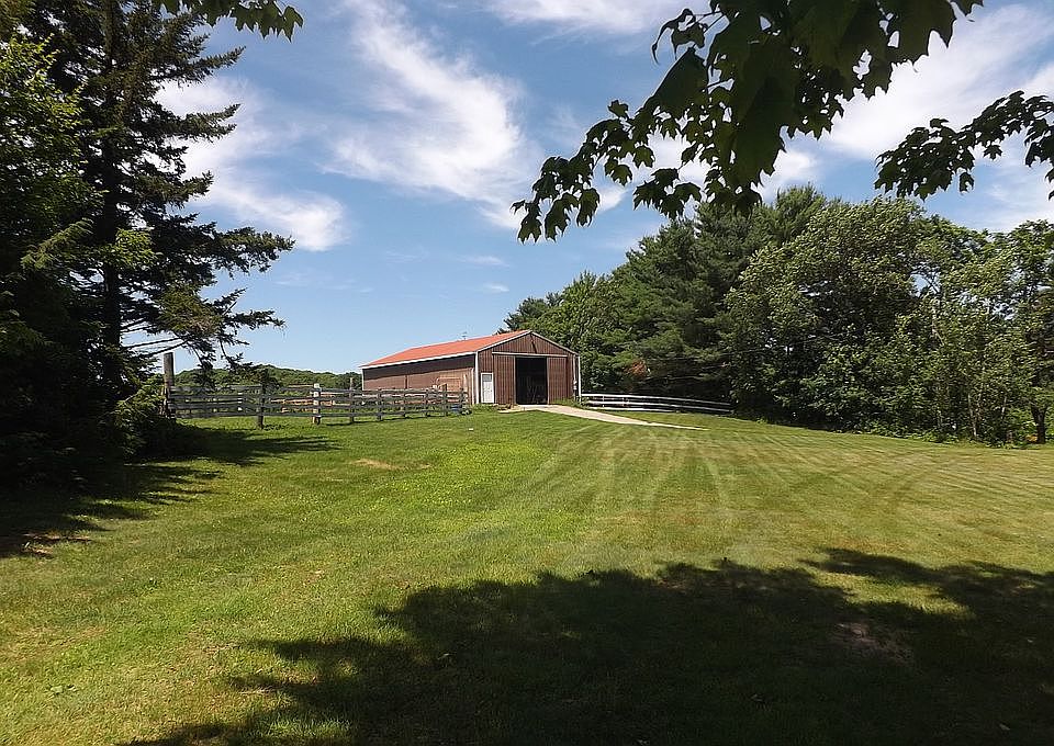 2nd image of 281 Stevens Corner Rd