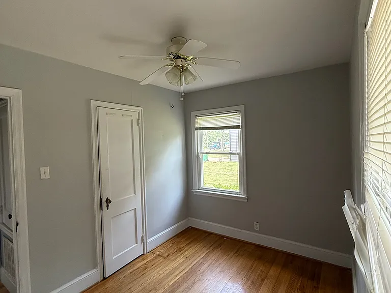 324 E Peterson Dr — Photo 34