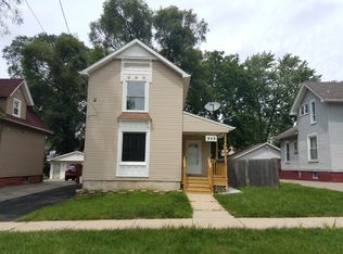 545 Spruce St, Aurora, IL 60506