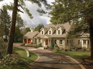 517 Grove St, Needham, MA 02492