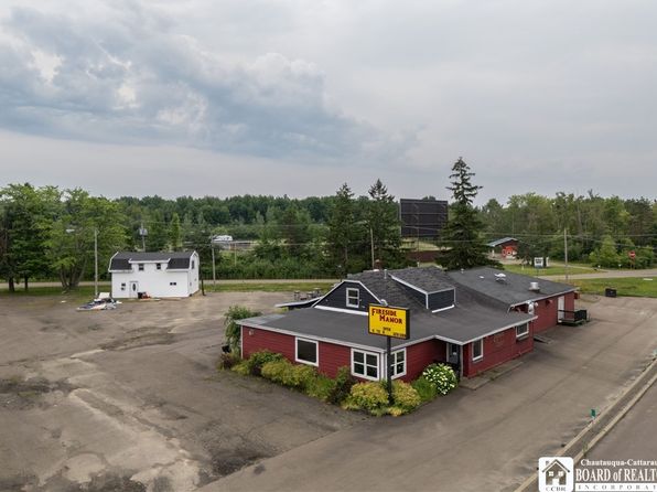 5377 W Lake Rd, Dunkirk, NY 14048
