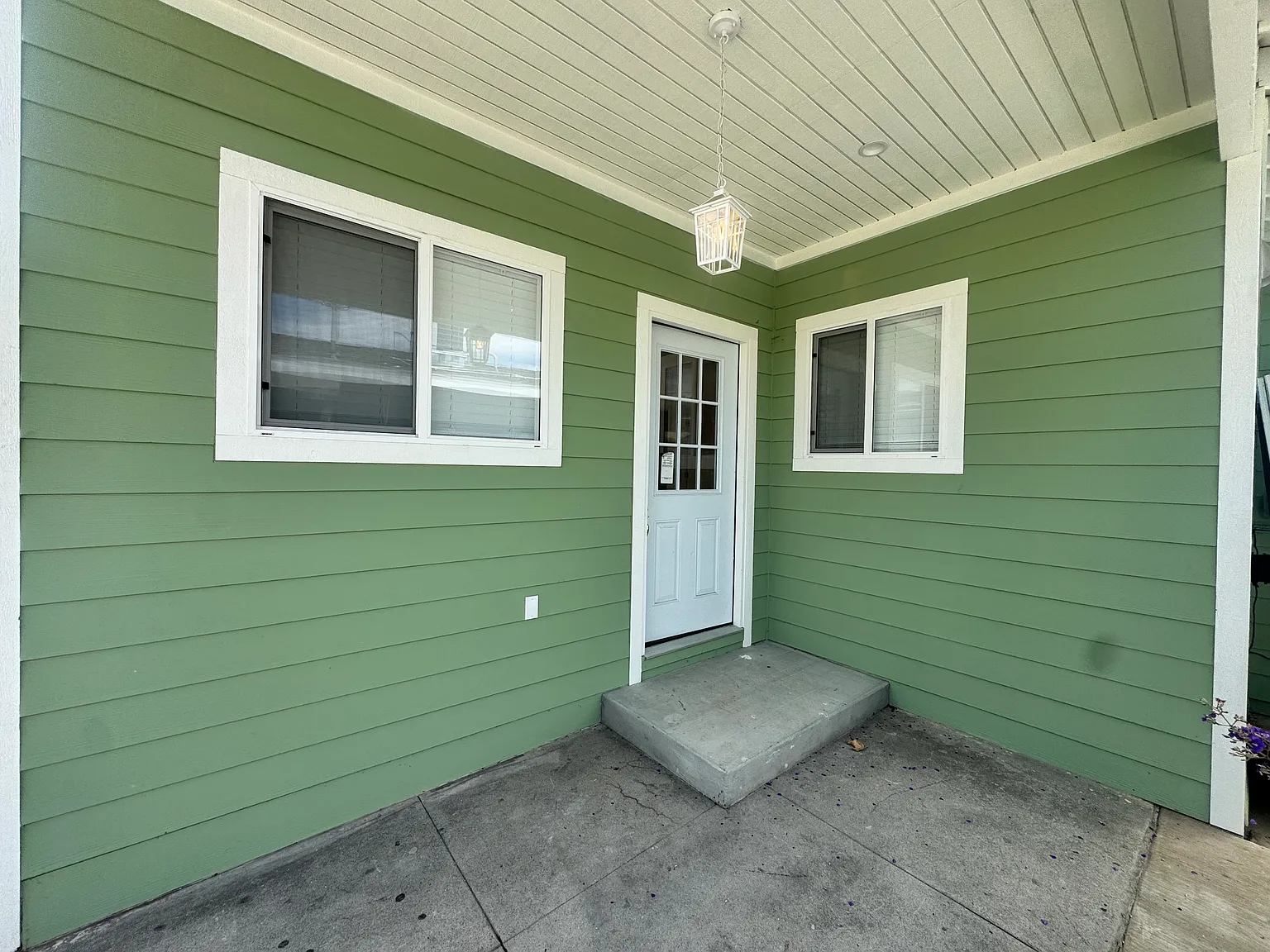 2 bed, 737 sqft, $4,000 — Photo 2