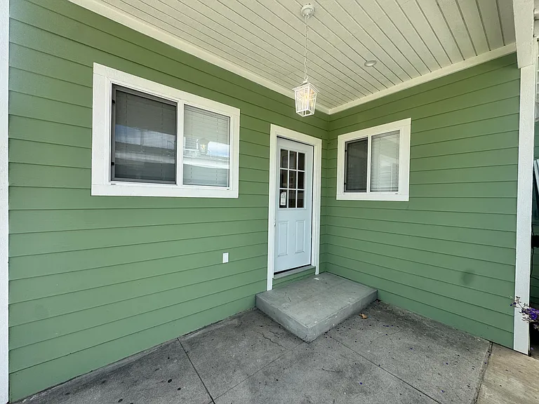 143 E Avenue 43 — Photo 2