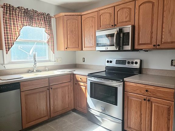 5th image of 309 Jasper Dr