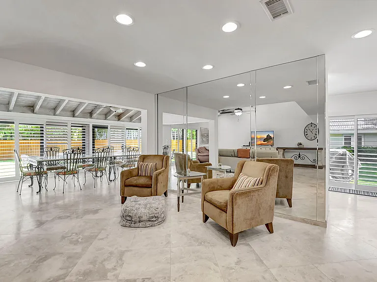804 Foxpointe Cir — Photo 12