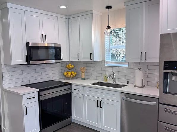 5511 San Francisco Blvd #C