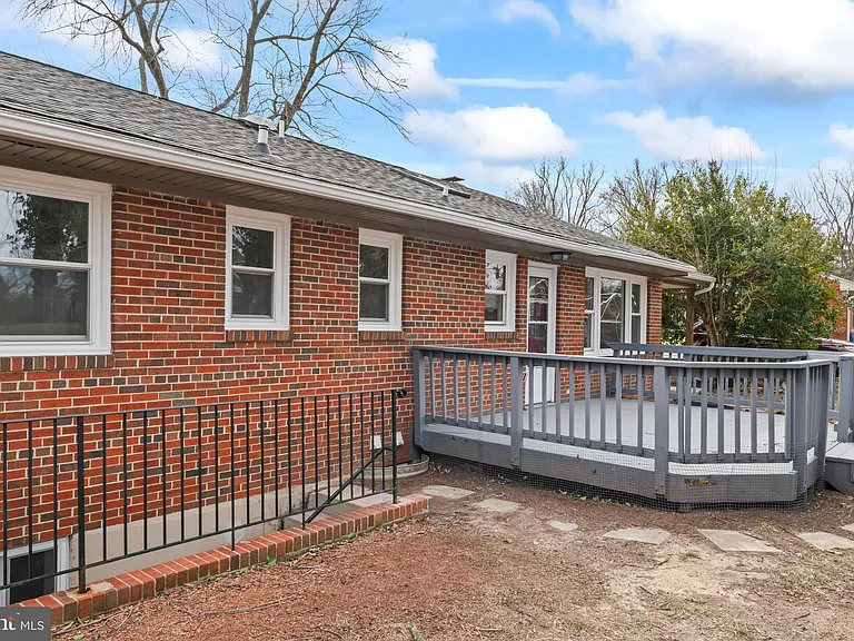 4502 Henderson Rd — Photo 60