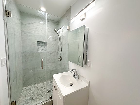 4th image of 1007 Lincoln Blvd Unit 4