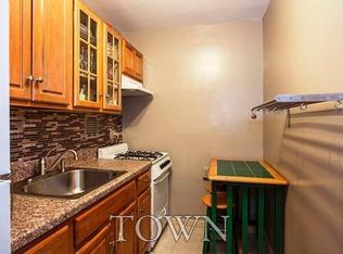 8746 Chelsea St, Jamaica, NY