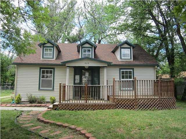 1st image of 223 N Residence St
