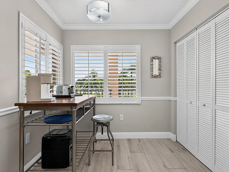 275 Palm Ave #D — Photo 19