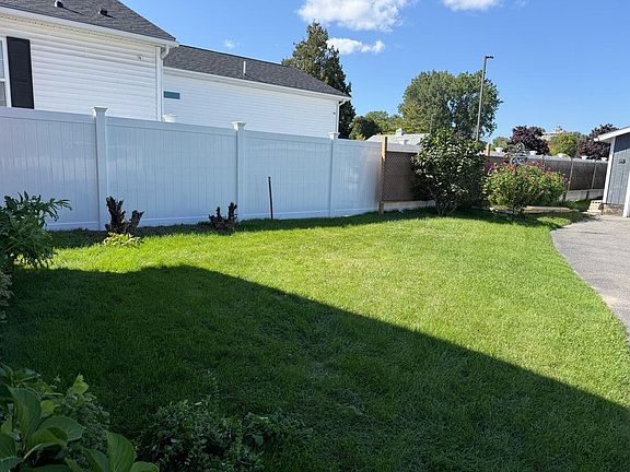3rd image of 66 Bailey Ave