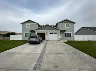 71 Grant Dr UNIT B, Ephrata, WA 98823