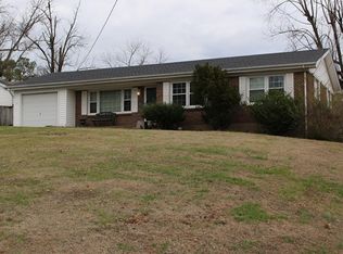 105 Green Hills Dr, Glasgow, KY 42141